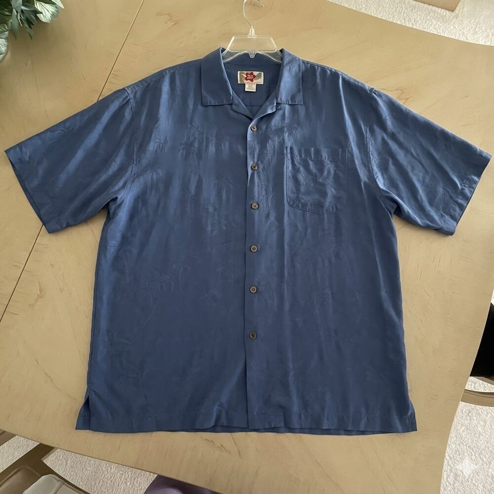 Hilo Hattie Men’s XL 100% Silk Blue Hawaiian Camp Shirt Tonal Palm Trees Aloha